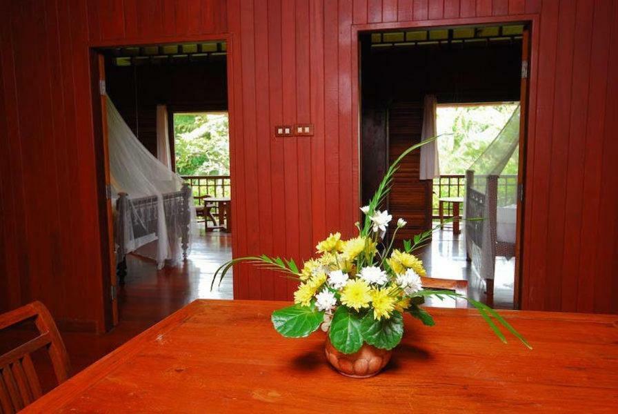 Baan Mai Beachfront Lone Island 푸껫 외부 사진