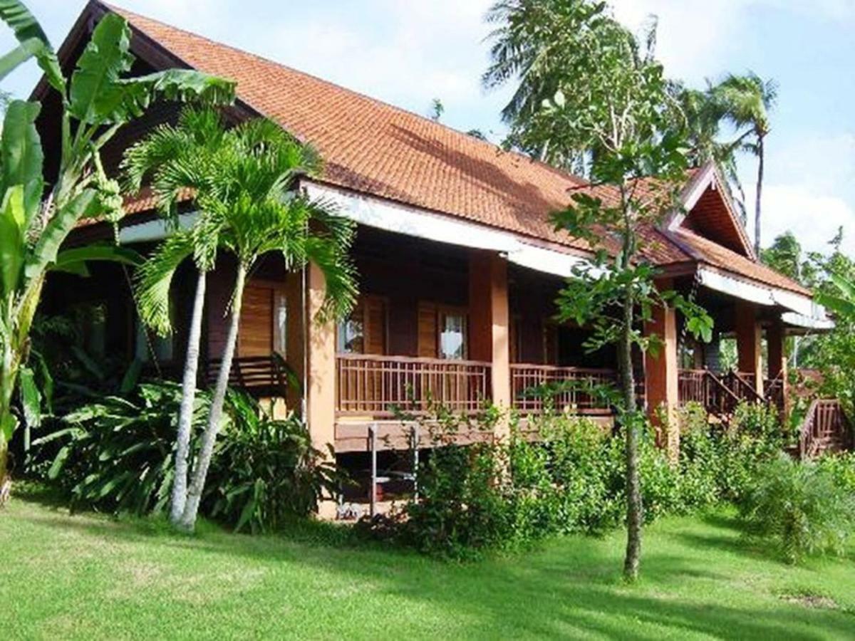 Baan Mai Beachfront Lone Island 푸껫 외부 사진