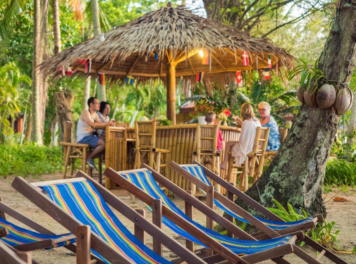 Baan Mai Beachfront Lone Island 푸껫 외부 사진