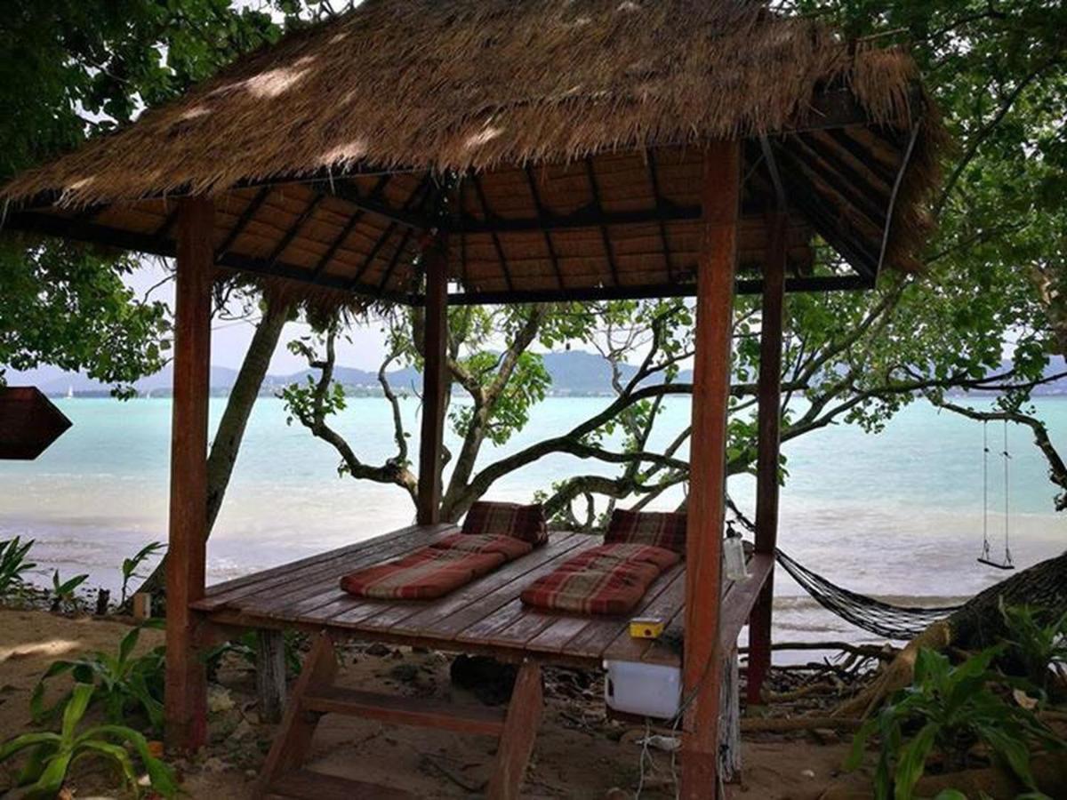 Baan Mai Beachfront Lone Island 푸껫 외부 사진
